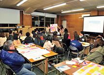 A workshop involving local shop owners and students from Kansai and Iwate Prefecture