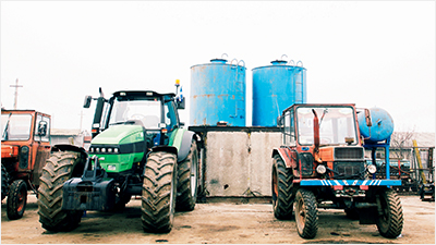 Romania has many small farms and machinery use has been slow to gain ground, with new farming equipment sometimes used together with antiquated machinery from the 1970s.